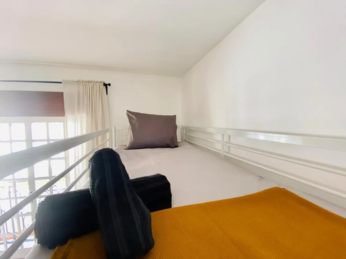 Stay On Top Old Town Lagos Bed & Breakfast